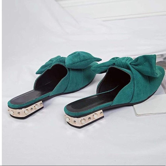 POINTY MULE MONEY GREEN BOW WOMANS FLAT SHOE *NWT* - Picture 4 of 5